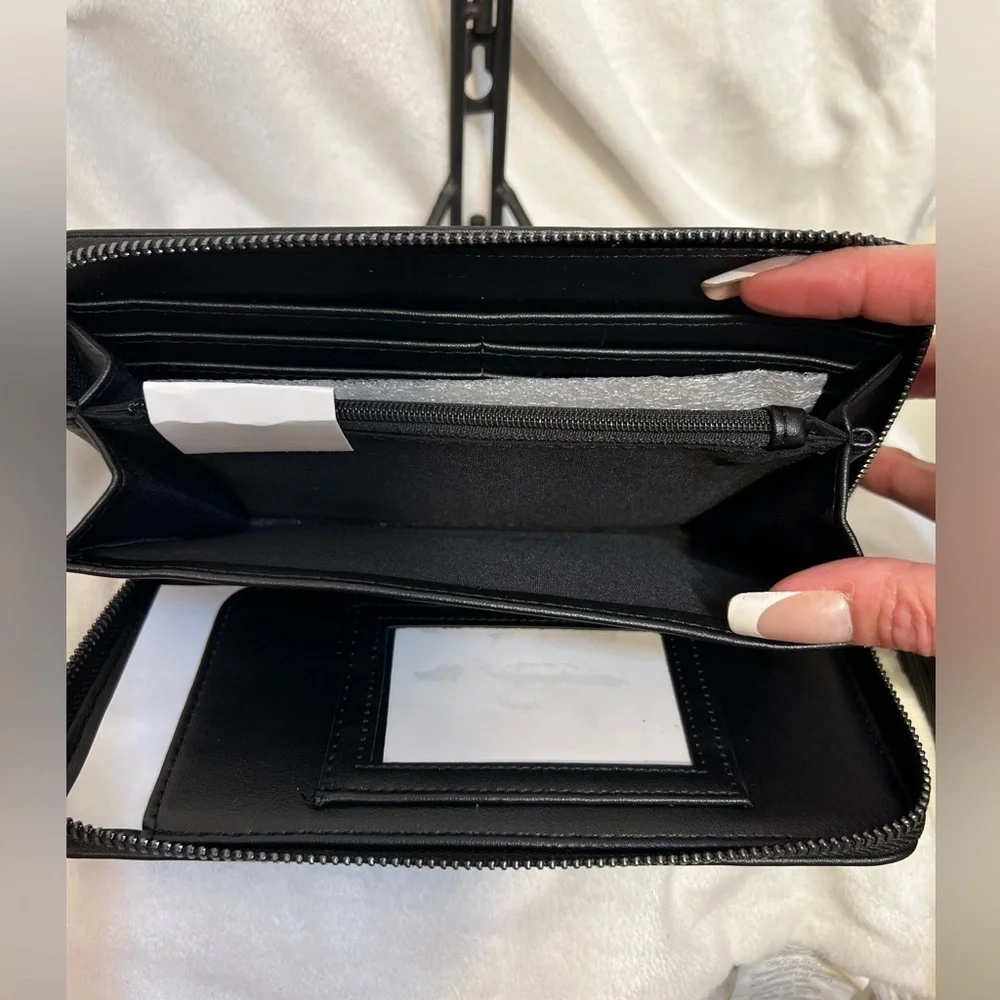 🕷️BETSEY JOHNSON ZIP AROUND SPIDER WRISTLET/WALLET🕷️NWT